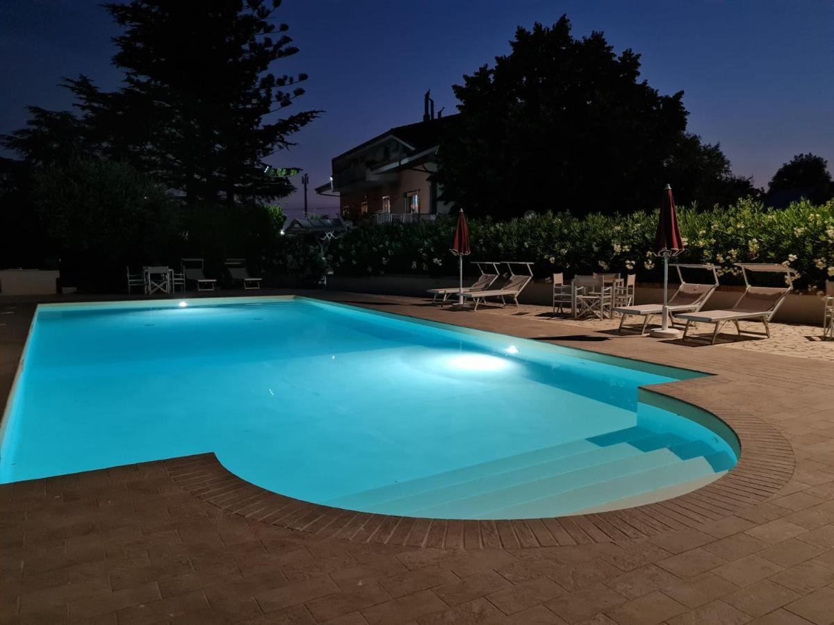 Le Bisceglie Pension Albanella Buitenkant foto