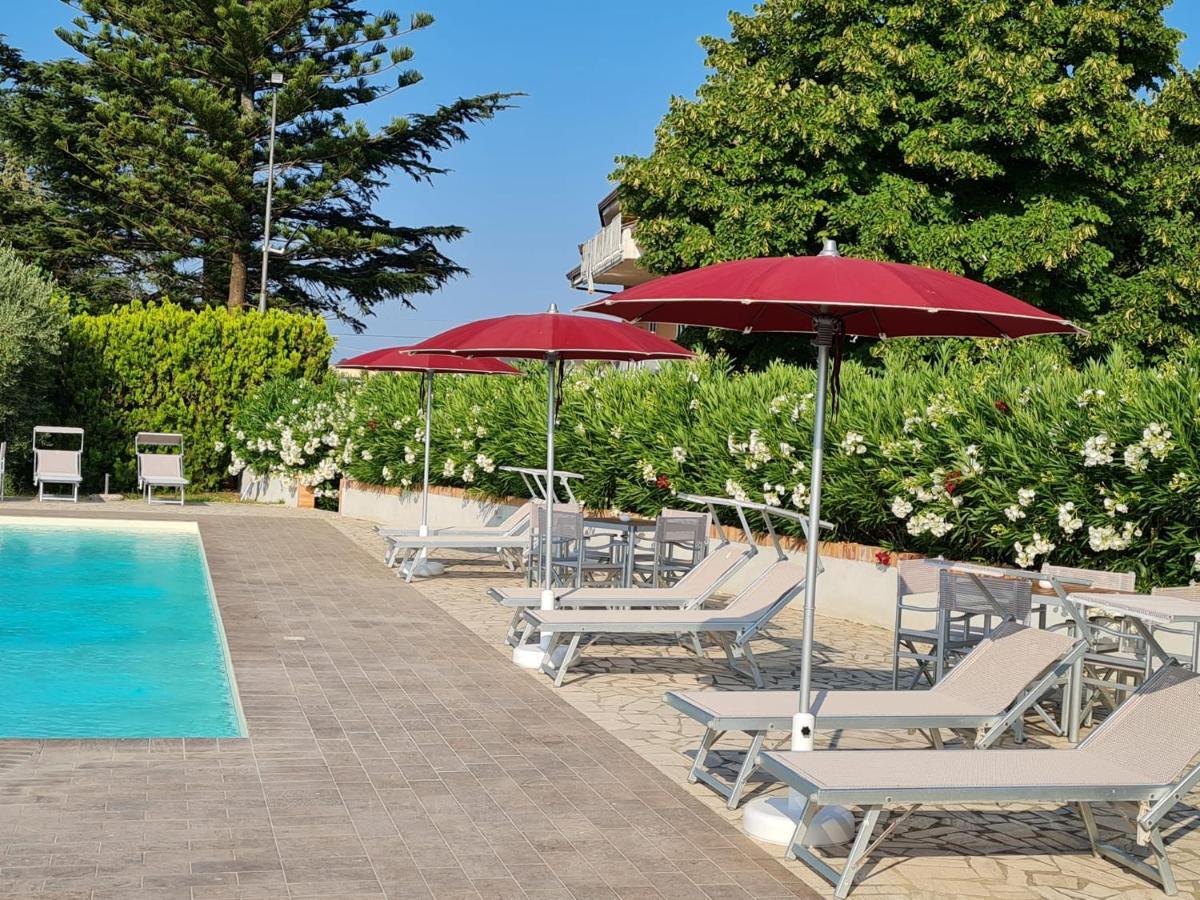 Le Bisceglie Pension Albanella Buitenkant foto