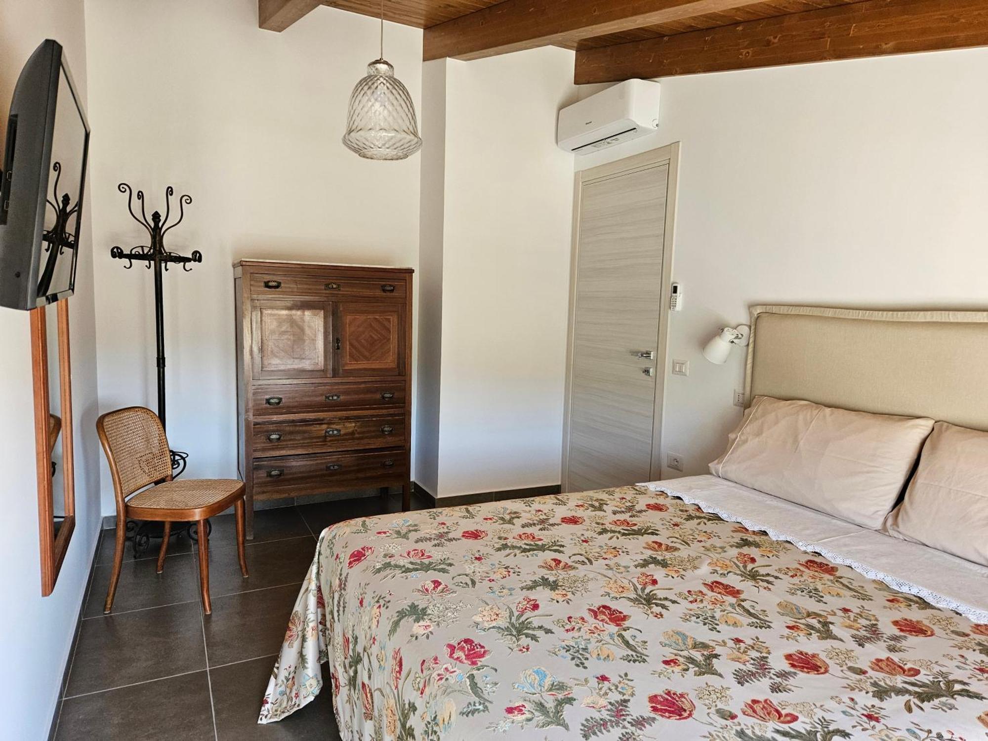 Le Bisceglie Pension Albanella Buitenkant foto